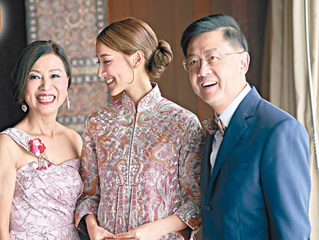 Vợ của Trịnh Gia Dĩnh l&agrave; 'chị đẹp' gi&agrave;u nhất chương tr&igrave;nh 'Đạp gi&oacute; 2026' - Ảnh 2.