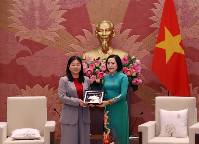 Ph&oacute; chủ tịch Quốc hội tiếp x&atilde; giao Hội đồng Giao lưu ch&iacute;nh trị &Uacute;c- Ảnh 1.