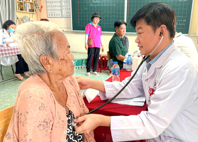 TP.HCM: Lần đầu tiên huy động 101 bệnh viện đồng loạt khám sức khỏe cho người dân - Ảnh 2.