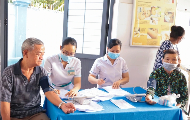 TP.HCM: Lần đầu tiên huy động 101 bệnh viện đồng loạt khám sức khỏe cho người dân - Ảnh 1.