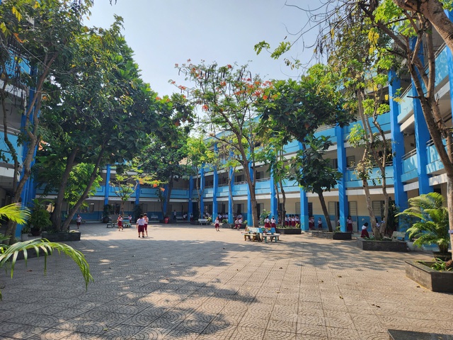 Sáng nay còn 107 học sinh Trường Bình Quới Tây, TP.HCM nghỉ học - Ảnh 3.