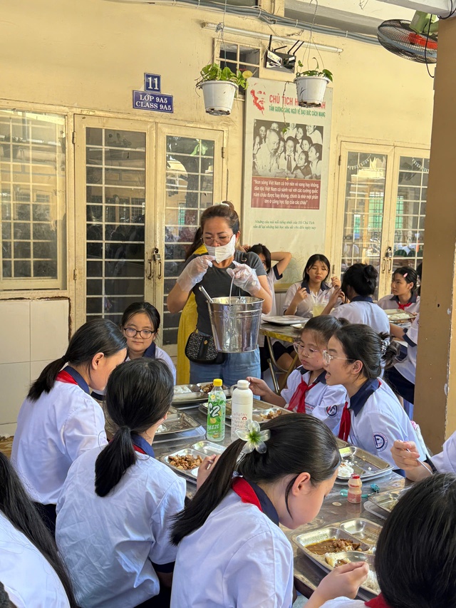 Một trường THCS tạm dừng ăn bán trú, liên quan vụ việc trường Bình Quới Tây - Ảnh 1.