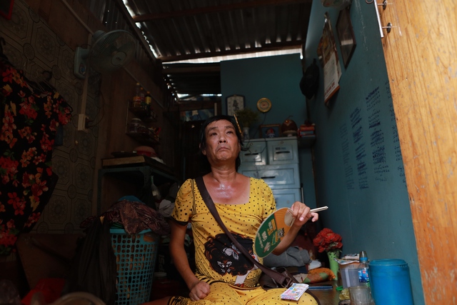 Đủ kiểu chống n&oacute;ng "vượt kh&oacute;" của người d&acirc;n ở c&aacute;c khu nh&agrave; trọ - Ảnh 6.