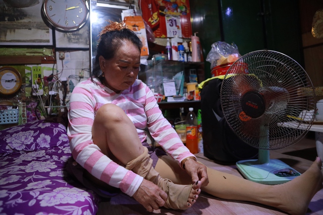 Đủ kiểu chống n&oacute;ng "vượt kh&oacute;" của người d&acirc;n ở c&aacute;c khu nh&agrave; trọ - Ảnh 9.