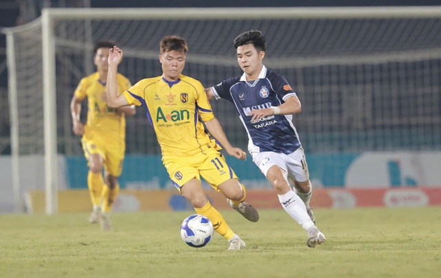 Đội đầu tiên phải chia tay V-League sắp lộ diện?- Ảnh 1. Đội đầu tiên phải chia tay V-League sắp lộ diện?- Ảnh 1.