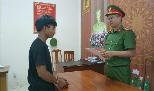 Hai thanh niên giả công an chặn xe cướp tài sản tại Lâm Đồng - Ảnh 1. Hai thanh niên giả công an chặn xe cướp tài sản tại Lâm Đồng - Ảnh 1.