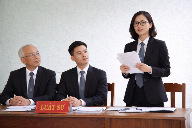 Từ ng&agrave;y 18.5, Chủ tịch UBND cấp x&atilde; được xử phạt luật sư khi n&agrave;o? - Ảnh 1.