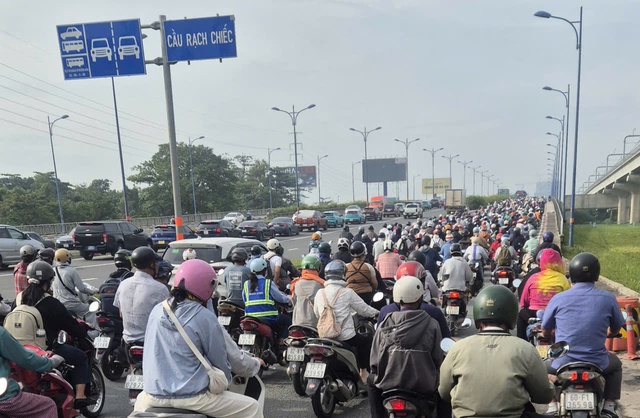 Chi gần chục triệu đồng mỗi th&aacute;ng thu&ecirc; ph&ograve;ng trọ chỉ để ngủ h&agrave;ng đ&ecirc;m - Ảnh 3.