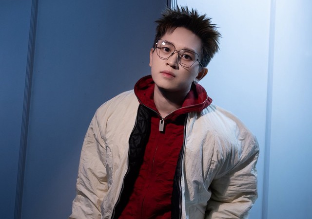 Rapper B Ray tiếp tục bị chỉ trích vì rap phản cảm
- Ảnh 1. Rapper B Ray tiếp tục bị chỉ trích vì rap phản cảm
- Ảnh 1.