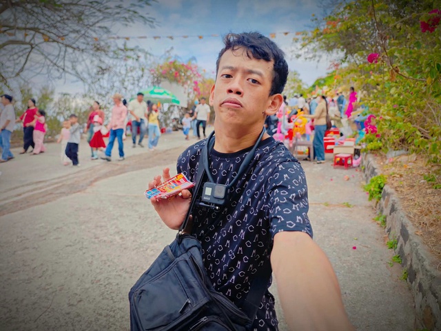 Lan tỏa trên mạng xã hội: Nghị lực của chàng trai khuyết tật - Ảnh 2.