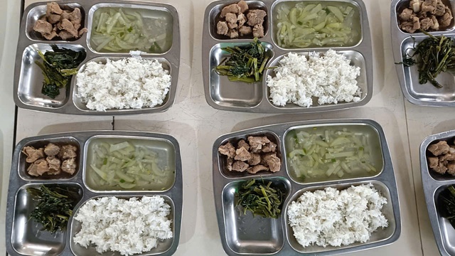 Đồng Nai: R&agrave; so&aacute;t to&agrave;n bộ hợp đồng cung cấp thực phẩm tại bếp ăn trường học - Ảnh 1.