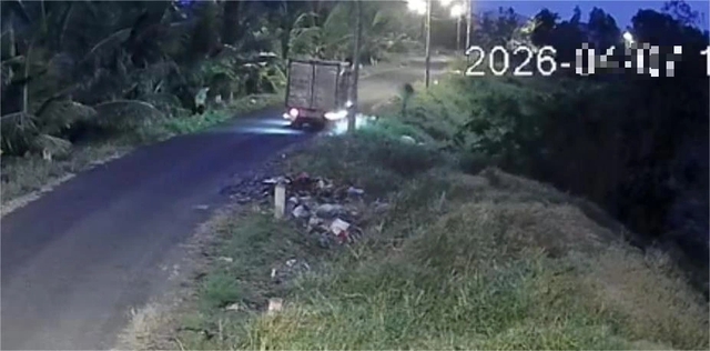 Xử phạt vứt r&aacute;c bừa b&atilde;i qua camera gi&aacute;m s&aacute;t tại x&atilde; B&igrave;nh Ch&aacute;nh - Ảnh 1.