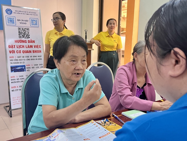 Người nhận lương hưu, trợ cấp bảo hiểm xã hội ở TP.HCM cần làm ngay điều này - Ảnh 1. Người nhận lương hưu, trợ cấp bảo hiểm xã hội ở TP.HCM cần làm ngay điều này - Ảnh 1.