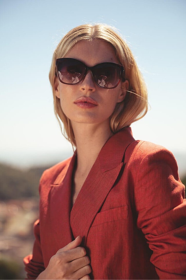 Gợi ý trang phục công sở linen vừa mát vừa sang trong ngày nắng nóng - Ảnh 1.