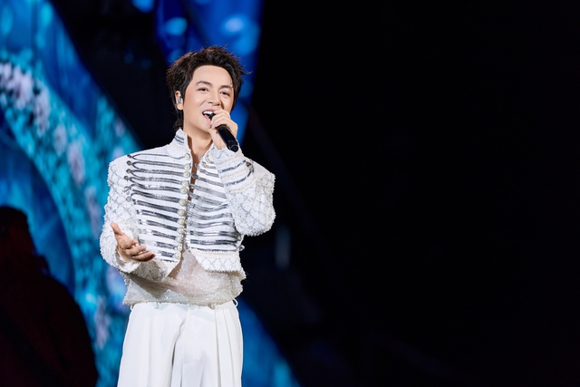 Nam ca sĩ l&agrave; &lsquo;bố 3 con&rsquo;, t&aacute;i xuất mạnh mẽ sau 10 năm vắng b&oacute;ng showbiz- Ảnh 1.