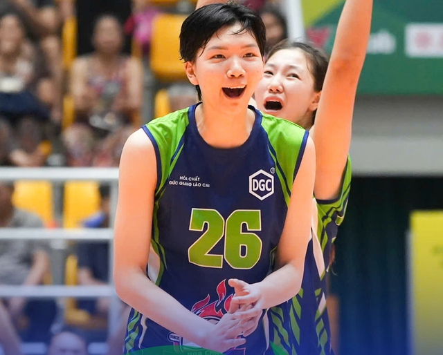 Nóng bỏng bảng xếp hạng giải bóng chuyền vô địch quốc gia hôm nay: Nhiều bất ngờ- Ảnh 2. Nóng bỏng bảng xếp hạng giải bóng chuyền vô địch quốc gia hôm nay: Nhiều bất ngờ- Ảnh 2.