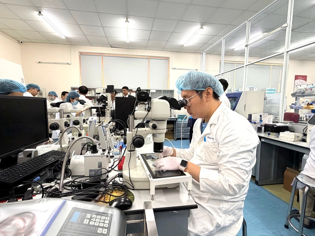 Tiêu chuẩn nghề nghiệp giảng viên trường ĐH ngoài công lập có giống trường công lập? - Ảnh 1.