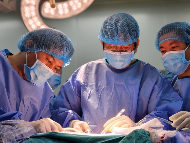 Miền T&acirc;y c&oacute; bệnh viện thứ 2 thực hiện gh&eacute;p thận th&agrave;nh c&ocirc;ng - Ảnh 1.