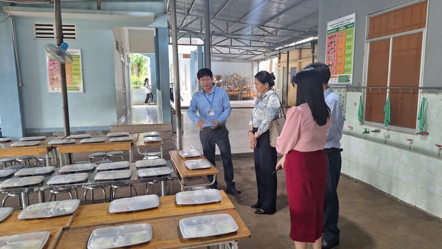 Đồng Nai: R&agrave; so&aacute;t to&agrave;n bộ hợp đồng cung cấp thực phẩm tại bếp ăn trường học - Ảnh 2.