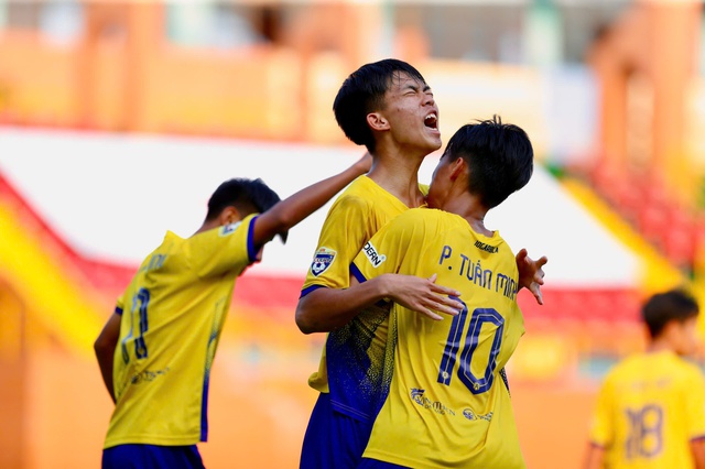 Giải U.15 quốc gia có nhà vô địch mới, lần đầu bản lĩnh của U.15 Hà Nội- Ảnh 2. Giải U.15 quốc gia có nhà vô địch mới, lần đầu bản lĩnh của U.15 Hà Nội- Ảnh 2.