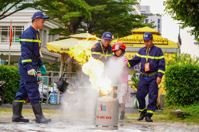 - Ảnh 3. - Ảnh 3.