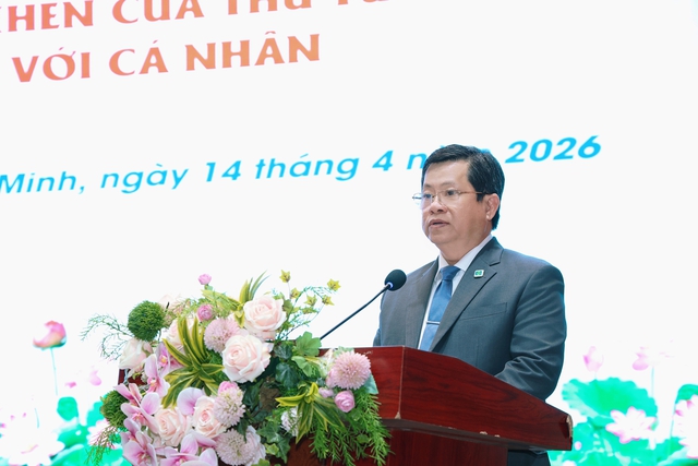 Bệnh viện Ung Bướu TP.HCM đón nhận Huân chương Lao động hạng Nhất - Ảnh 2.