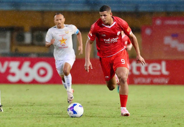 Tiền đạo ngoại &lsquo;chiếm s&oacute;ng&rsquo; V-League, đội tuyển Việt Nam gặp kh&oacute;- Ảnh 1.