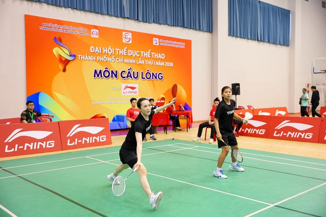 Nguyễn Tiến Minh cùng bà xã khuấy động giải cầu lông Đại hội TDTT TP.HCM- Ảnh 1. Nguyễn Tiến Minh cùng bà xã khuấy động giải cầu lông Đại hội TDTT TP.HCM- Ảnh 1.