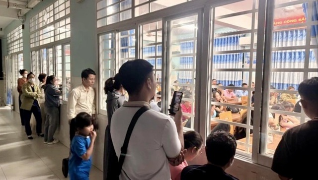 TP.HCM: Tạm đ&igrave;nh chỉ gi&aacute;o vi&ecirc;n phạt học sinh tự lấy kim ti&ecirc;m đ&acirc;m v&agrave;o tay - Ảnh 1.