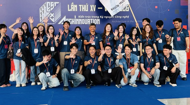 Ph&oacute; chủ tịch thường trực UBND TP.HCM dự li&ecirc;n hoan sinh vi&ecirc;n kiến tr&uacute;c to&agrave;n quốc - Ảnh 3.