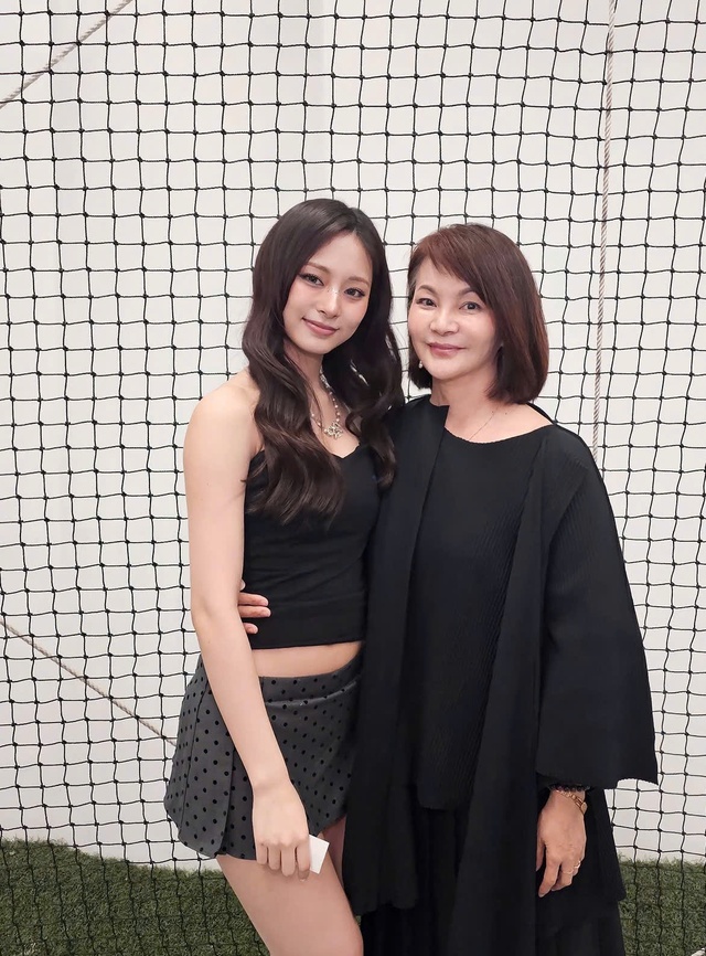 Bằng chứng về tin đồn hẹn hò giữa Tzuyu (TWICE) và Hứa Quang Hán - Ảnh 3.