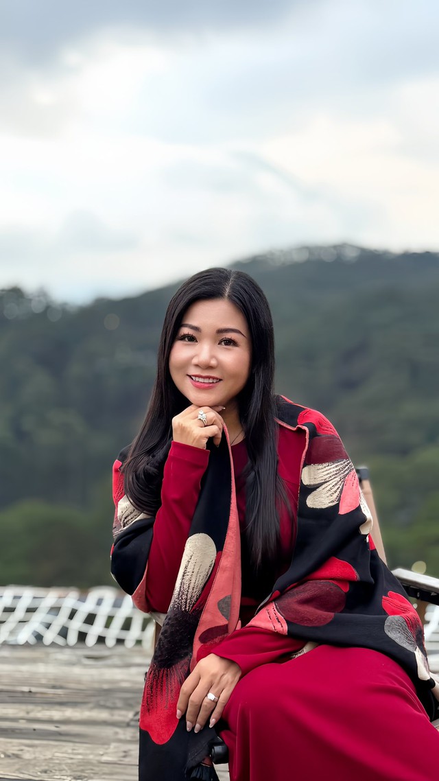 Ca sĩ Dương Hồng Loan: May mắn khi giữ h&ocirc;n nh&acirc;n vi&ecirc;n m&atilde;n b&ecirc;n mối t&igrave;nh đầu - Ảnh 2.