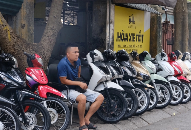 Mua xe giấy viết tay v&agrave; sang t&ecirc;n xe khi kh&ocirc;ng li&ecirc;n lạc được chủ cũ - Ảnh 1.