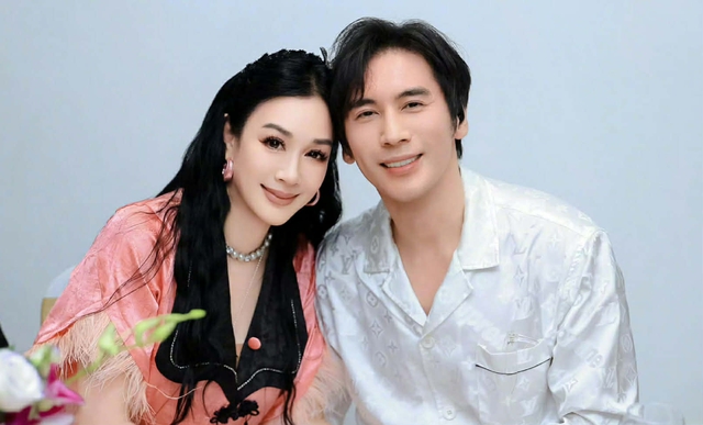 Mỹ nhân gốc Việt Chung Lệ Đề và chồng kém 12 tuổi gây tranh cãi - Ảnh 1.