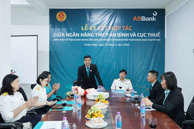 Cục Thuế và ABBANK cụm Khánh Hòa hỗ trợ hộ kinh doanh kê khai thuế điện tử - Ảnh 2.