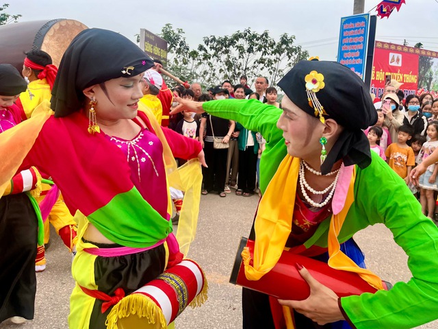 Ưu tiên cho văn hóa bằng ngân sách, chính sách- Ảnh 2. Ưu tiên cho văn hóa bằng ngân sách, chính sách- Ảnh 2.