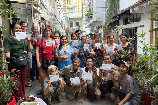 'X&oacute;m v&eacute; số xứ Nẫu' ở TP.HCM: Nhận gần 100 triệu đồng, nhiều người bật kh&oacute;c- Ảnh 1.