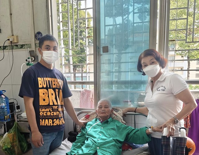 10 năm ph&aacute;t ch&aacute;o chay cho người bệnh kh&oacute; khăn- Ảnh 2.