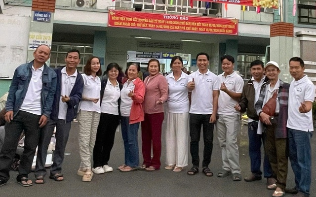 10 năm ph&aacute;t ch&aacute;o chay cho người bệnh kh&oacute; khăn- Ảnh 4.