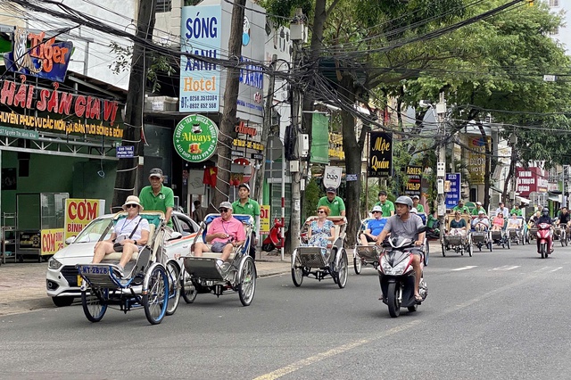 Nha Trang chấn chỉnh x&iacute;ch l&ocirc; gắn động cơ tr&aacute;i ph&eacute;p- Ảnh 1.