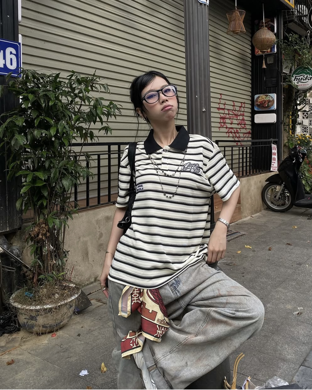 Xinh xắn xuống phố cùng bộ đôi áo polo và quần jeans năng động- Ảnh 3.