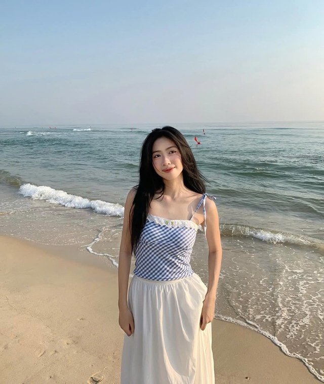 Nét điệu đà từ những chiếc áo thắt nơ vai- Ảnh 3.