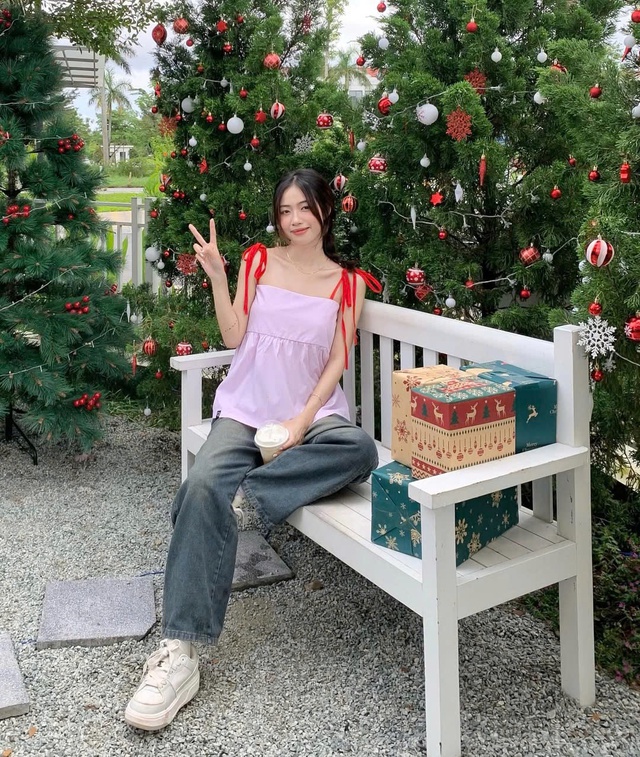 Nét điệu đà từ những chiếc áo thắt nơ vai- Ảnh 4.