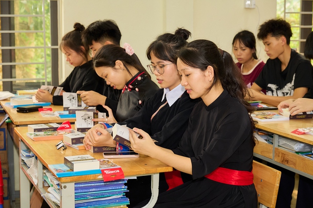 Hành trình Từ Trái Tim gieo tri thức, thắp khát vọng lập nghiệp đổi đời - Ảnh 7.