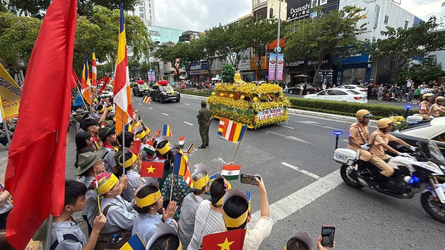 C&ocirc;ng ty AHT t&agrave;i trợ gần 20 tỉ đồng n&acirc;ng cấp đường Nguyễn Văn Linh Đ&agrave; Nẵng - Ảnh 2.