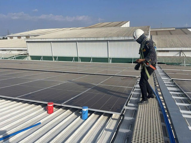 &Aacute;p lực cung ứng điện gia tăng do nắng n&oacute;ng v&agrave; gi&aacute; dầu cao - Ảnh 2.