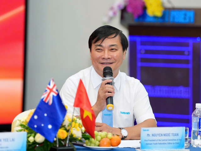 Đoàn đại biểu Hội đồng Giao lưu chính trị Úc thăm Báo Thanh Niên - Ảnh 4.