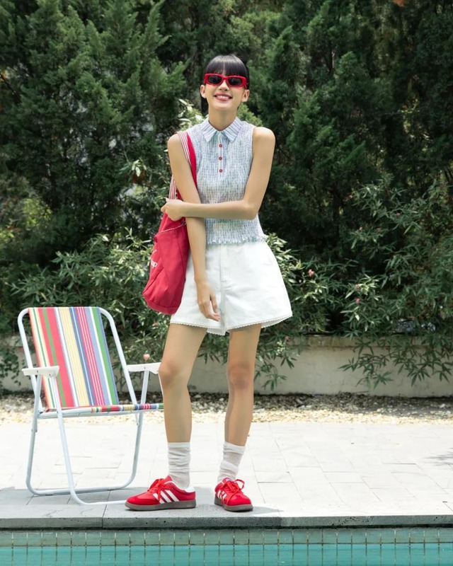 Cá tính xuống phố cùng quần shorts trắng- Ảnh 5.