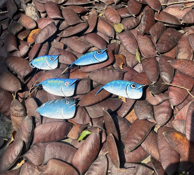 Họa sĩ 'vẽ' bằng quả kh&ocirc;, vỏ ốc, c&agrave;nh c&acirc;y - Ảnh 3.