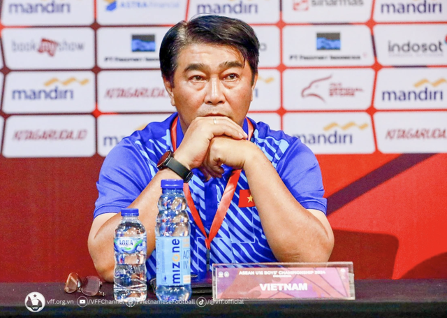 CLB Đà Nẵng sẽ trụ hạng ngoạn mục khi HLV Trần Minh Chiến 'song kiếm' thầy Nhật?- Ảnh 2. CLB Đà Nẵng sẽ trụ hạng ngoạn mục khi HLV Trần Minh Chiến 'song kiếm' thầy Nhật?- Ảnh 2.